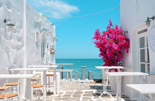 Exo Gialos Villa | Stunning Santorini Villa | Villa Erebus | 3 Bedrooms | Private Pool | Modern Furnishing | Close to Beach | Exo Gialos