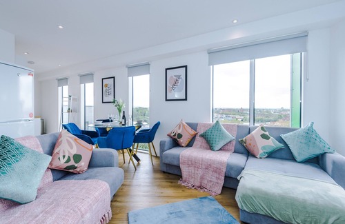 Manchester City Centre Condo | Stunning Scandi Penthouse - Sleeps 10!