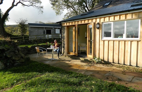Dinas Cross Cottage | Stunning sea and mountain views near Cwm yr Eglws. Perfect for a winter break