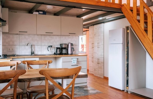 Uskudar Apartment | Stunning Sea View Loft 5 min to Park in Kuzguncuk
