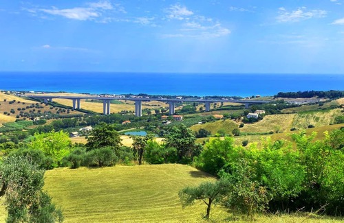 Pineto Villa | Stunning sea views, 5 minutes from the beach!