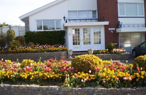 Torquay House | Stunning sea views from cliff top over Lymebay