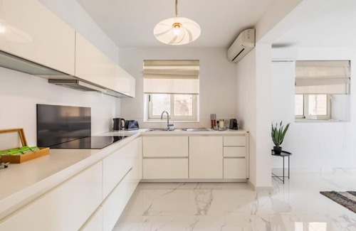 Tower Road Apartment | Stunning - Seafront 3-Bedroom Sunny Side Sliema