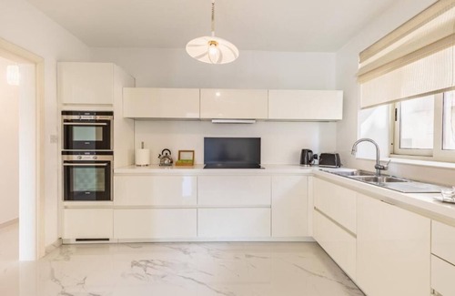 Tower Road Apartment | Stunning - Seafront 3-Bedroom Sunny Side Sliema