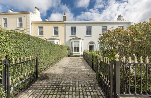 Clontarf House | Stunning Seaview Home "Clontarf by The Sea"-3.5 miles from the city centre