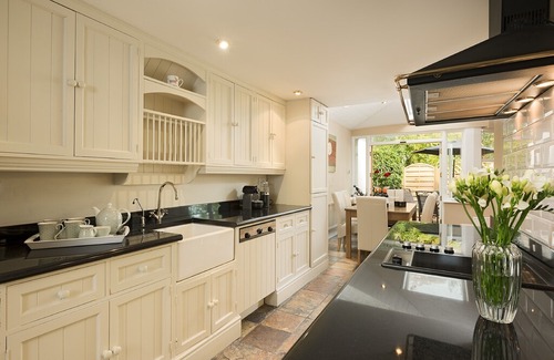 Clontarf House | Stunning Seaview Home "Clontarf by The Sea"-3.5 miles from the city centre