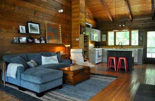 Avoca House | Stunning, serene, rustic house in the woods near Spring Green, Wisconsin