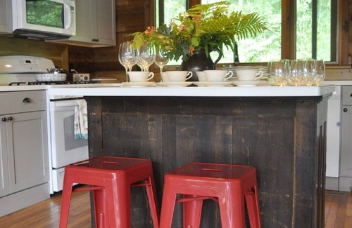 Avoca House | Stunning, serene, rustic house in the woods near Spring Green, Wisconsin