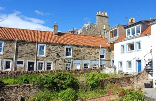 Cellardyke House | Stunning Shore Front house in historic Cellardyke