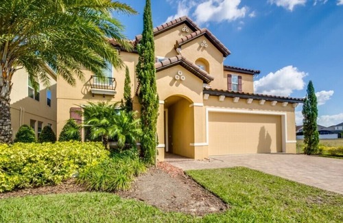 West Haven Villa | Stunning Showcase 7 Bed 6 Bath Property with Spa and Pool