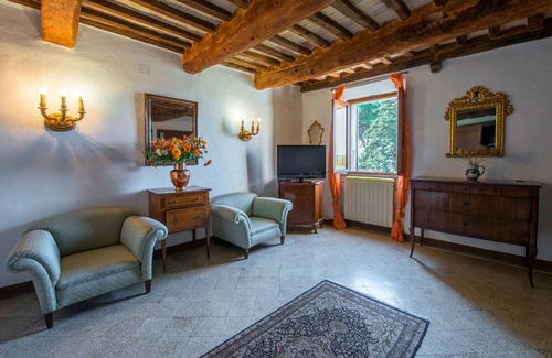 Le Tolfe Villa | Stunning Siena villa with 4 bedrooms only 3 km to the city. Pool and Wi-Fi