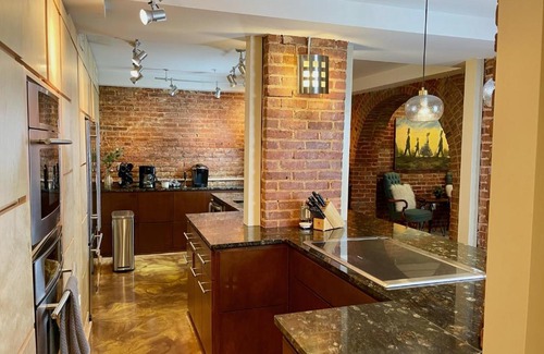 Greenville Downtown Apartment | Stunning & Spacious 3BR Downtown Condo