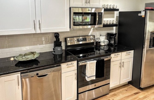 Dothan House | Stunning & Spacious 4BR Home