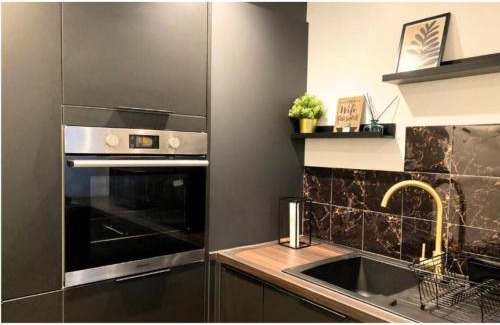 Solihull Apartment | Stunning stay 6 minutes from NEC and Birmingham Airport