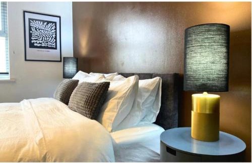 Solihull Apartment | Stunning stay 6 minutes from NEC and Birmingham Airport