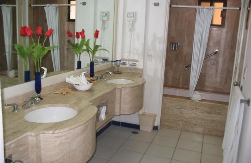 Downtown Cabo San Lucas Apartment | Stunning Studio with view of Marina with Pool