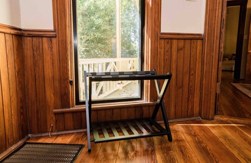 Thomasville Apartment | Stunning suite in amazing National Landmark property. Blocks from downtown.