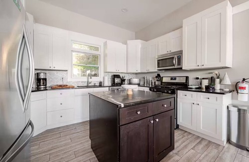 Hopatcong House | Stunning sun-drenched lakefront 4-bedroom house