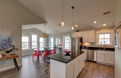 Salvo House | Stunning sunsets, private harbor, beach walks, fishing from the pier.