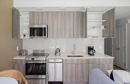 Capitol Hill Apartment | Stunning SW Waterfront Jr 1BR w/Rooftop Pool, Gym & W/D, by Blueground