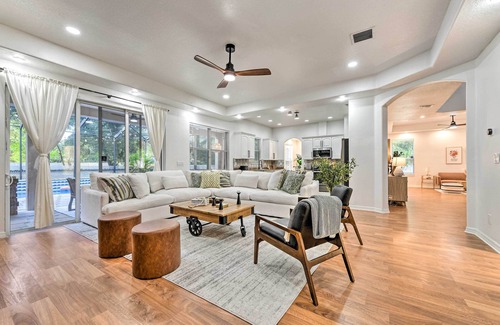Thonotosassa Villa | Stunning Thonotosassa Home ~ 7 Mi to Ocean!