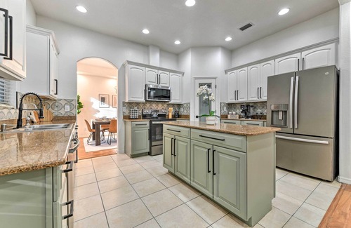 Thonotosassa Villa | Stunning Thonotosassa Home ~ 7 Mi to Ocean!