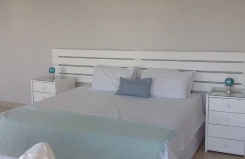 Shaka's Rock Ski Chalet | Stunning three and a half bedroom Dolphin Coast chalet on Chakas Rock pools