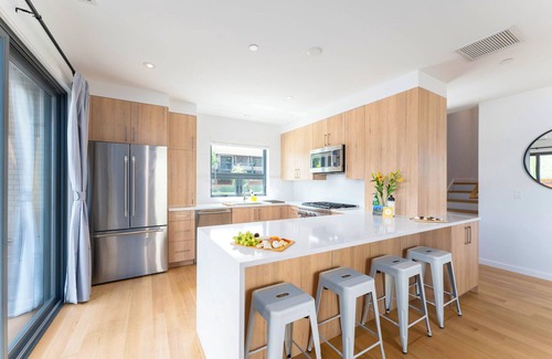 Whittier House | Stunning Townhouse Steps to Downtown, CU & Hiking Trails