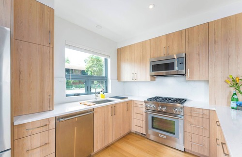 Whittier House | Stunning Townhouse Steps to Downtown, CU & Hiking Trails
