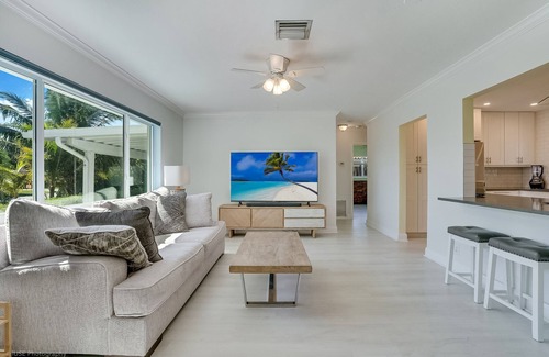 Imperial Point House | Stunning Tropical 4BR Oasis with Pool & Tiki Hut