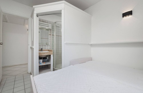 Maho Apartment | Stunning Two Bedroom Ocean View in Cupecoy
