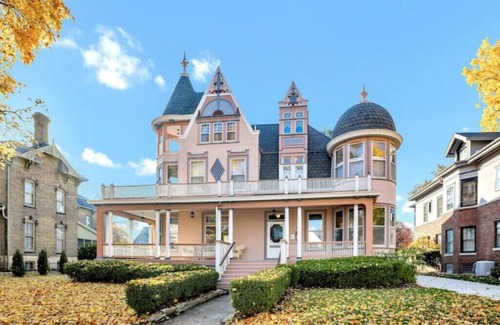 Racine House | Stunning Victorian Gem -5b/4.5bathn