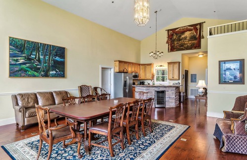 Townsend Ski Chalet | Stunning View |Hot Tub| Private Deck | WIFI