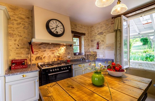 Sainte-Colombe-de-Duras Villa | Stunning view over valley, private heated pool, walk to cafe bar, wine tasting