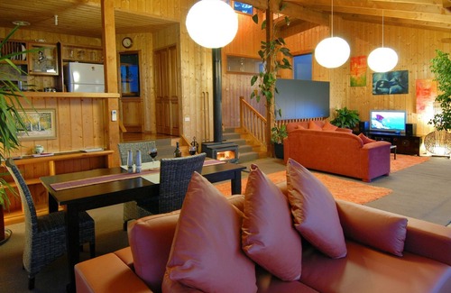 Arthurs Seat Apartment | Stunning Views at the Skyview Penthouse or cosy romantic Eagle Nest