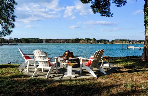 Neavitt House | Stunning views at WATERFRONT St Michaels area historic home, dog friendly
