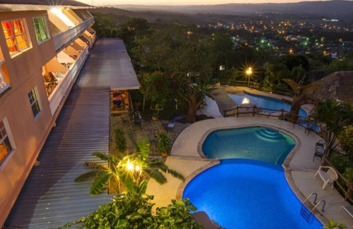 San Ignacio House | Stunning views ‘deluxe Cabana’, walk to town- CPH