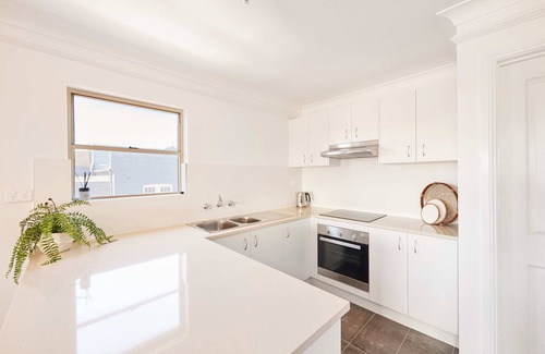 Balmain Apartment | Stunning views from this amazing apartment with everything at your doorstep!