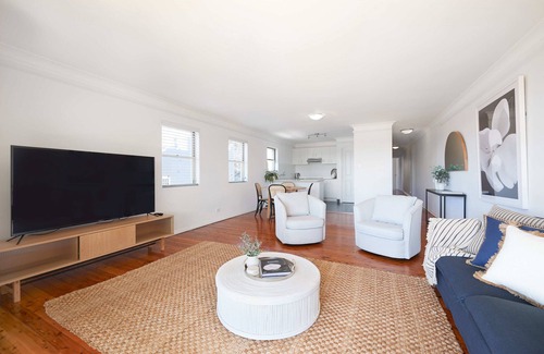 Balmain Apartment | Stunning views from this amazing apartment with everything at your doorstep!