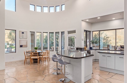 Pinnacle Peak Heights House | Stunning Views, Large Pool & Indoor Basketball