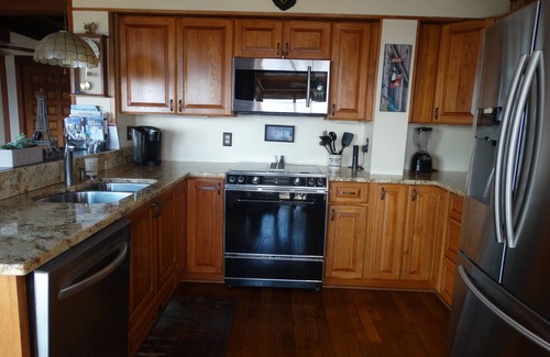 Asheville House | Stunning Views! Romantic getaway Privacy Secluded 3 mi to downtown Asheville