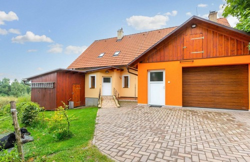Rokytnice v Orlickych Horach House | Stunning villa for 6 guests with WIFI, TV, patio and panoramic view