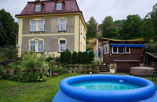 Desna Villa | Stunning villa for 4 people with pool, WIFI and TV