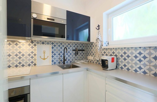 Balatonoszod House | Stunning villa for 5 people with WIFI, A/C, TV, patio and parking