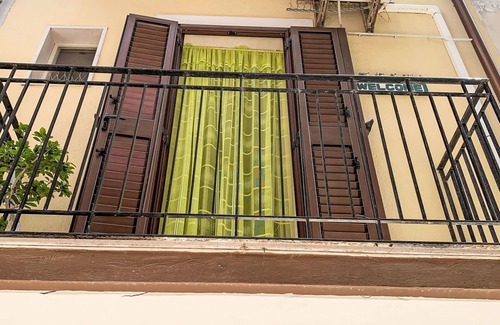 Mola di Bari House | Stunning villa for 2 people with WIFI, A/C, TV and terrace