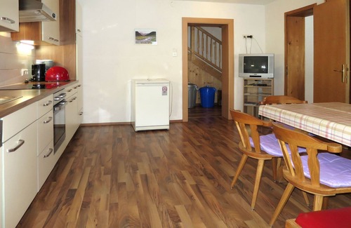 Burgstall Villa | Stunning villa for 14 people with WIFI, TV and balcony