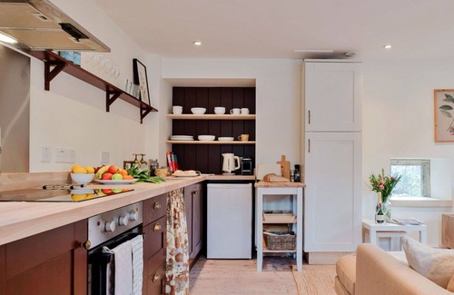 Painswick House | Stunning villa for 2 people with WIFI and pets allowed