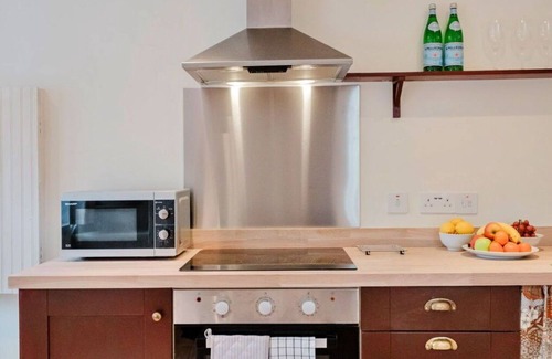 Painswick House | Stunning villa for 2 people with WIFI and pets allowed