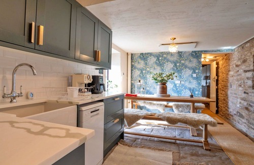 Buxton House | Stunning villa for 5 guests with WIFI and pets allowed