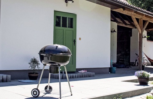 Veseli nad Luznici House | Stunning villa for 6 guests with WIFI, TV, terrace and parking